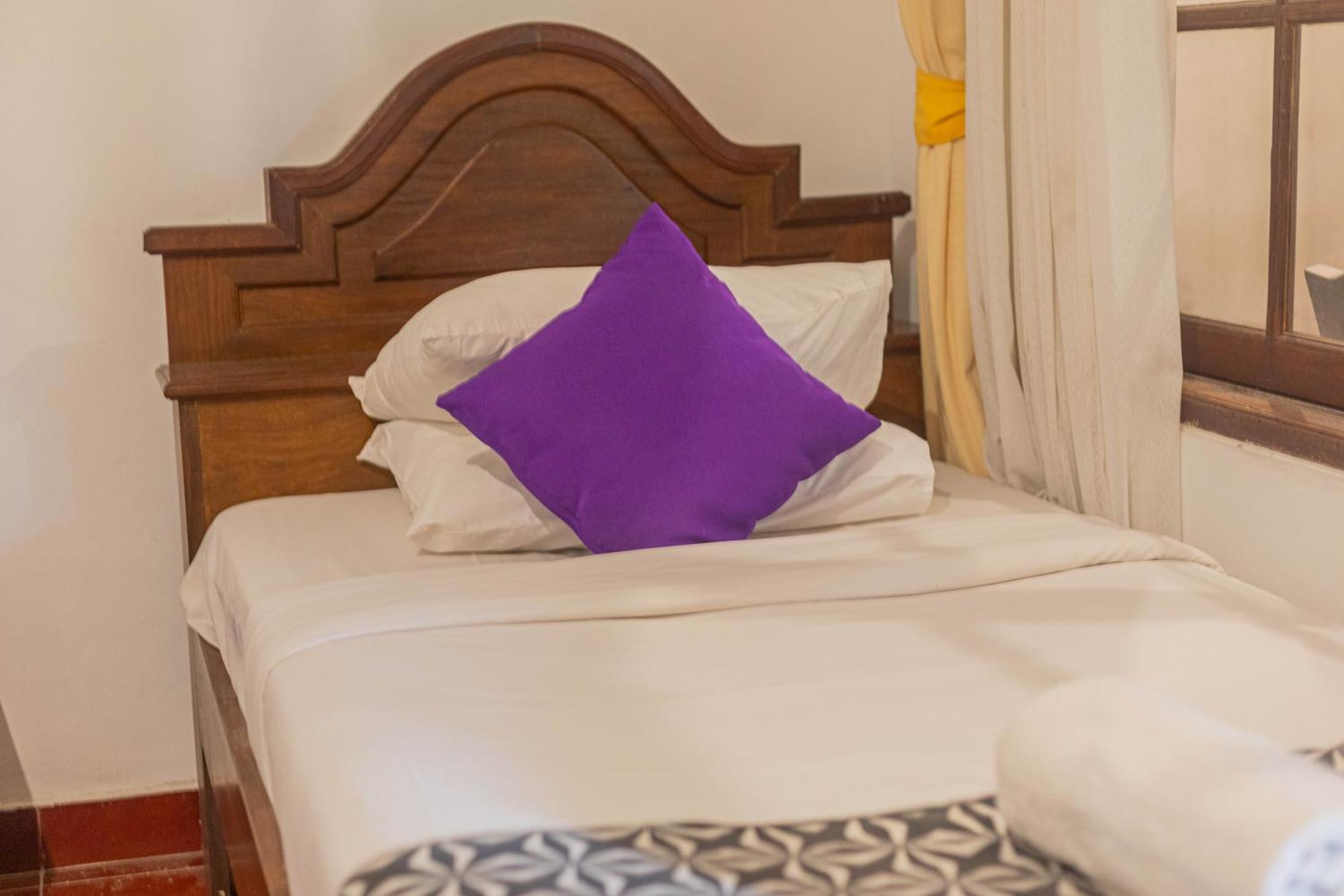 Puri Mango Guest House Sanur 外观 照片